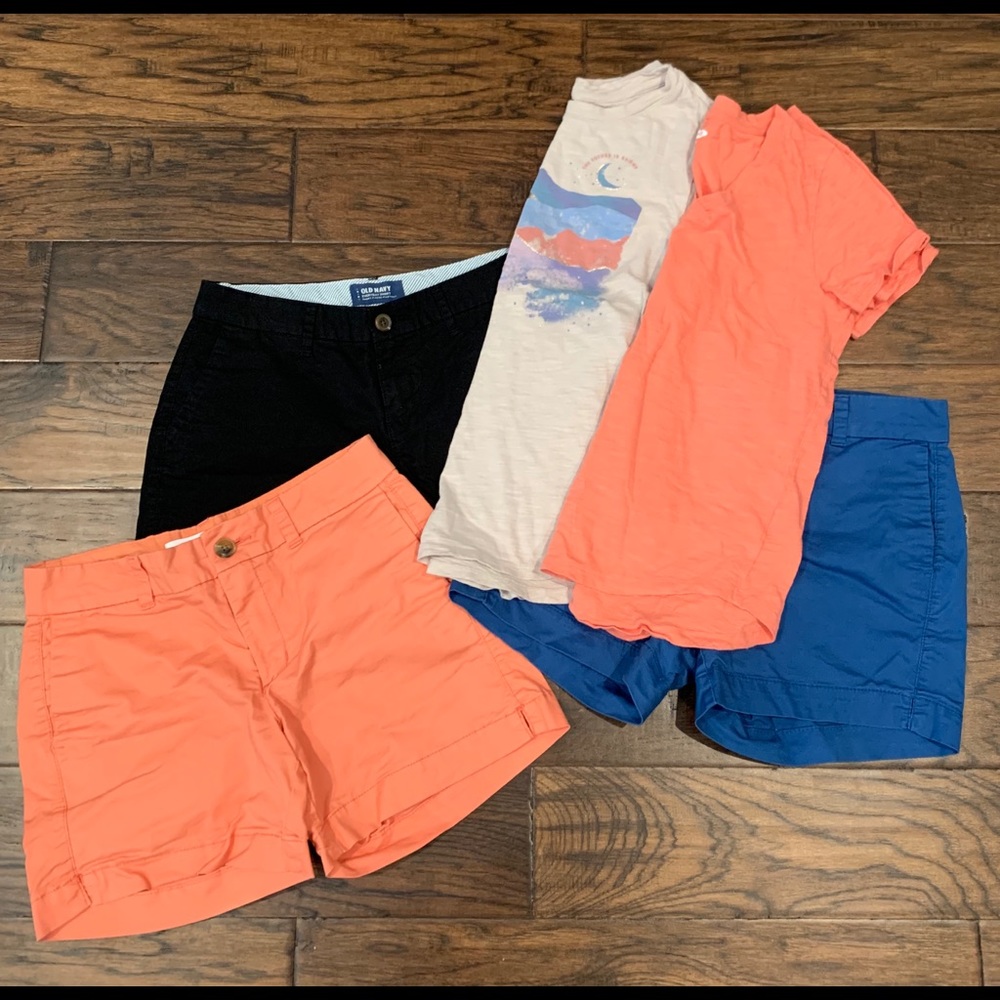 Old Navy XS. 3 shorts, 2 tees Great used condition